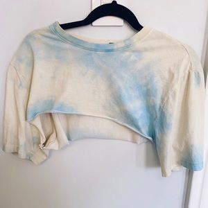 Forever 21 very cropped blue and white T-shirt -size s